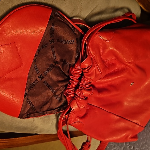 Barganza Red Shoulder Saddle Bucket Bag - Picture 16 of 16